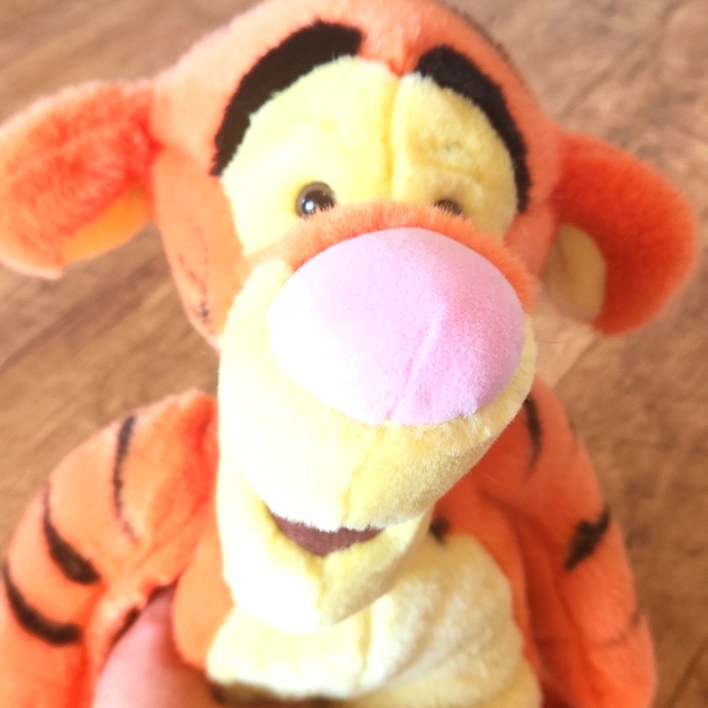 Tigger Winnie the Pooh Disney Store Plush Stuffed Animal Tiger PLUSHY